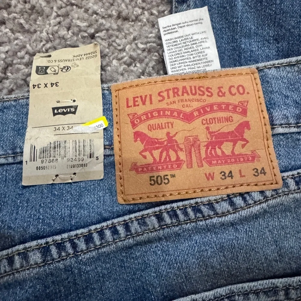 NWT Men’s Levi's 505 Regular Straight Fit Light Blue Jeans 34x34